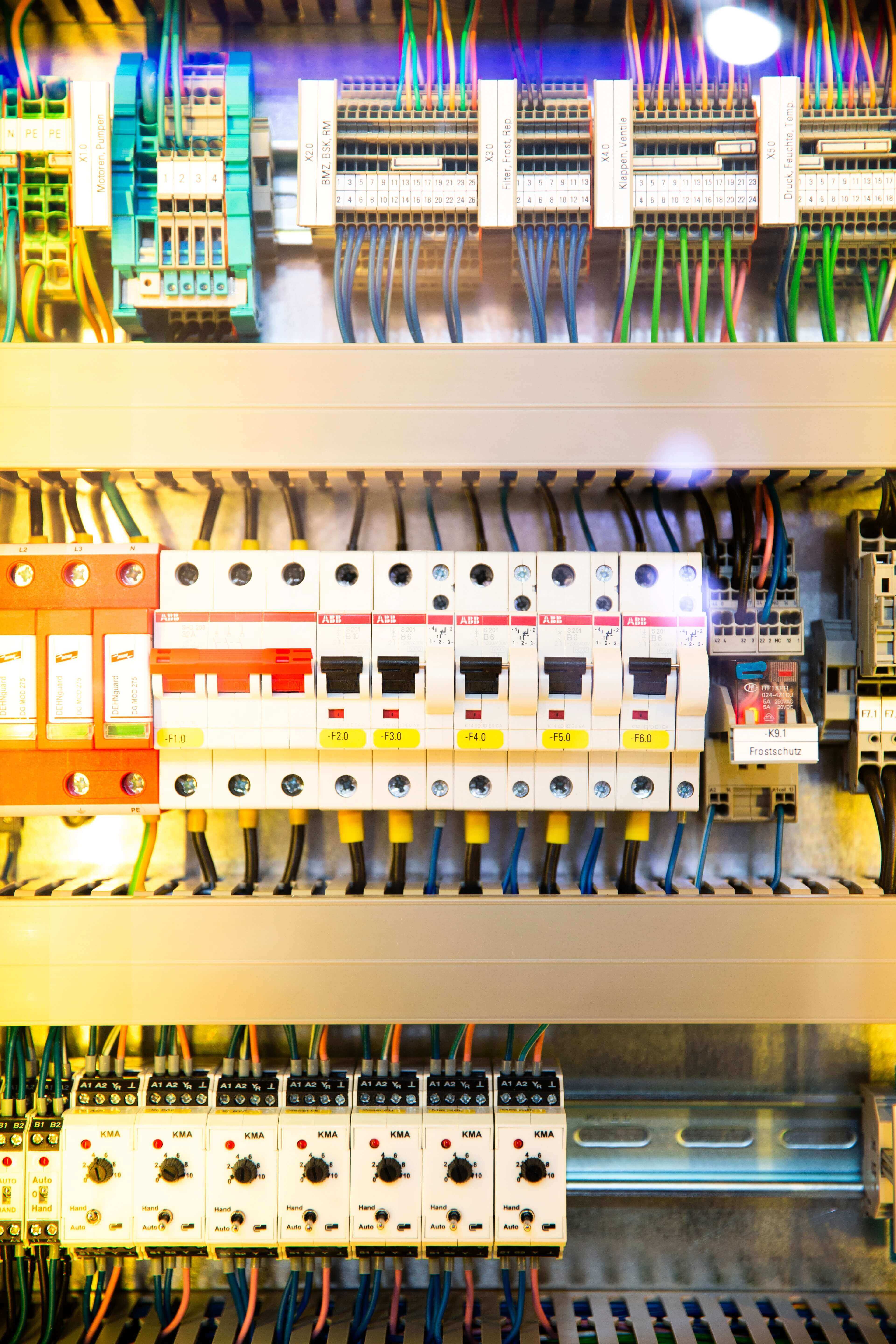 Elektrotechniek diensten - DK Groep